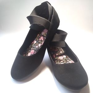Girls btw ballet flats size 1